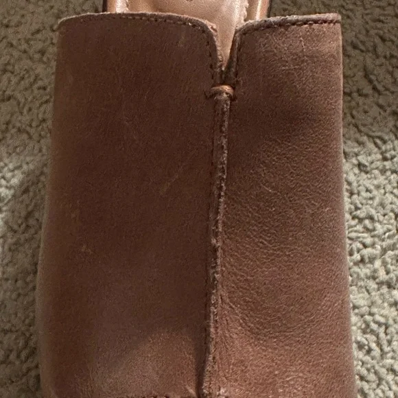 b.o.c. Women's Tan Leather Mules - Picture 8 of 8